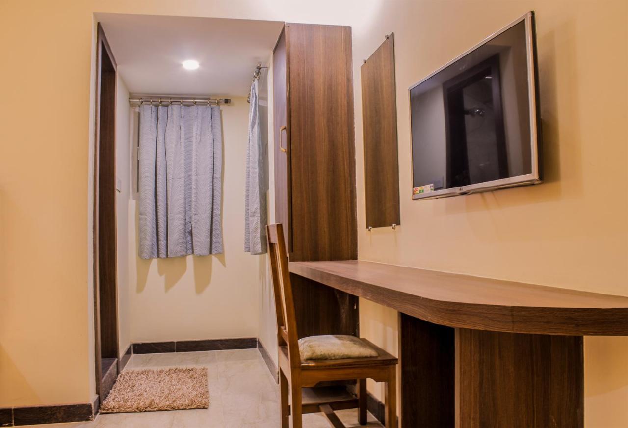 Lav Kush International Hotel Varanasi Exterior photo