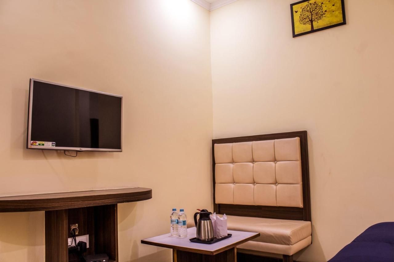Lav Kush International Hotel Varanasi Exterior photo