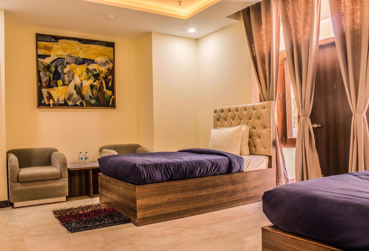 Lav Kush International Hotel Varanasi Exterior photo
