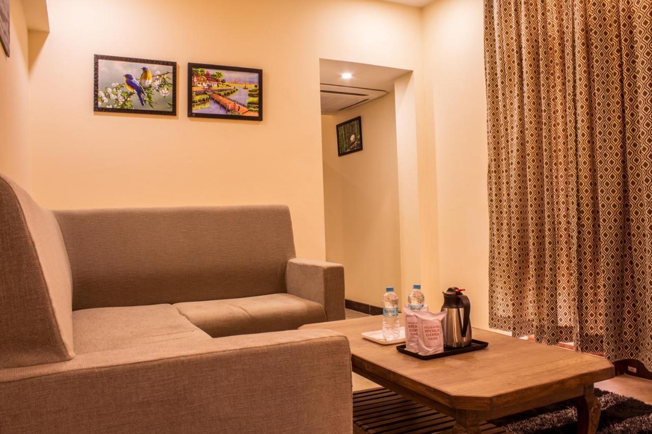 Lav Kush International Hotel Varanasi Exterior photo