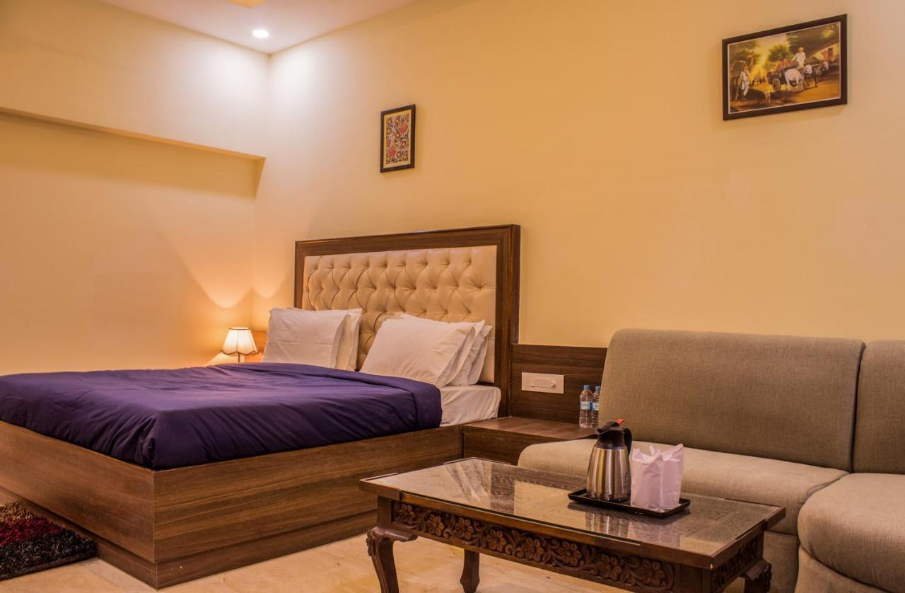 Lav Kush International Hotel Varanasi Exterior photo