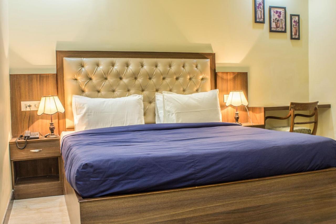 Lav Kush International Hotel Varanasi Exterior photo