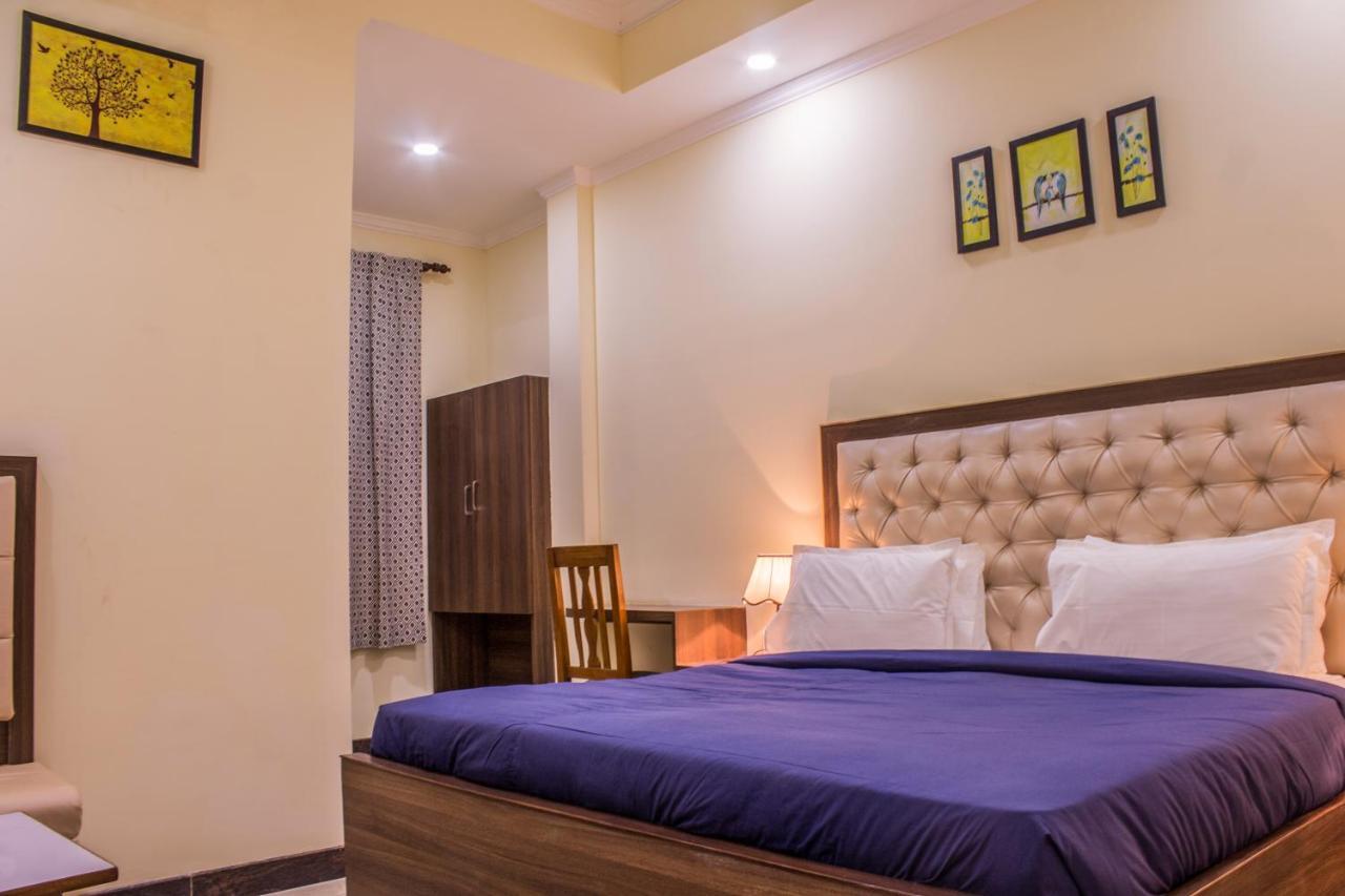 Lav Kush International Hotel Varanasi Exterior photo