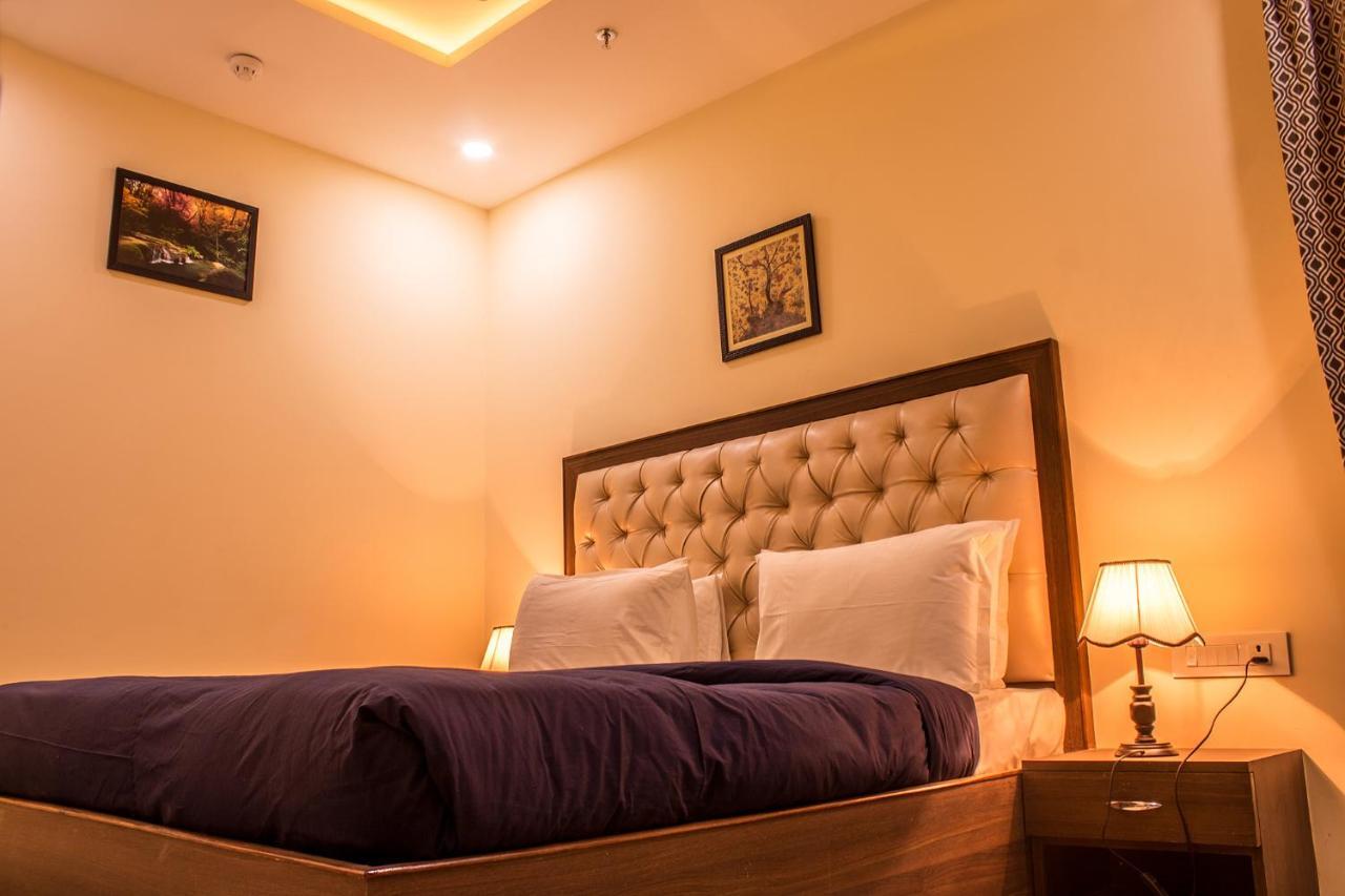 Lav Kush International Hotel Varanasi Exterior photo